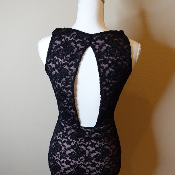 Bloomingdales Aqua Capsule V-Neck Black Lace Sleeveless Maxi … - Picture 7 of 12